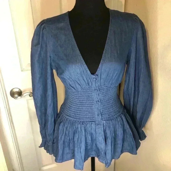 Women’s Deep V Top size Small - Picture 10 of 15